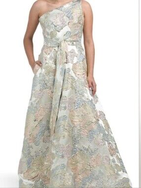 NWT Rene Ruiz Champagne One Shoulder Floral Brocade Gown Metallic Size 6